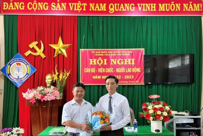 Trường THCS Đinh Tiên Hoàng: Tổ chức Hội nghị cán bộ-viên chức-người lao động năm học 2022-2023